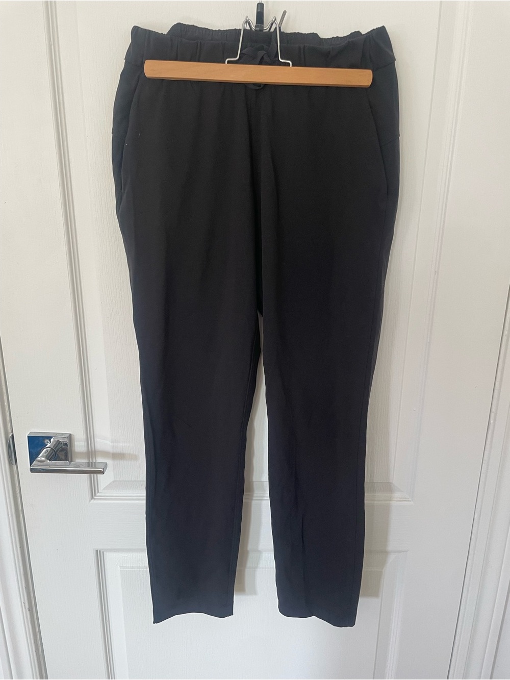 lululemon athletica on the fly Black Women's Track Joggers - Picture 3 of 6